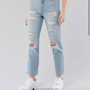 Super cute mom jeans vintage matches with anything